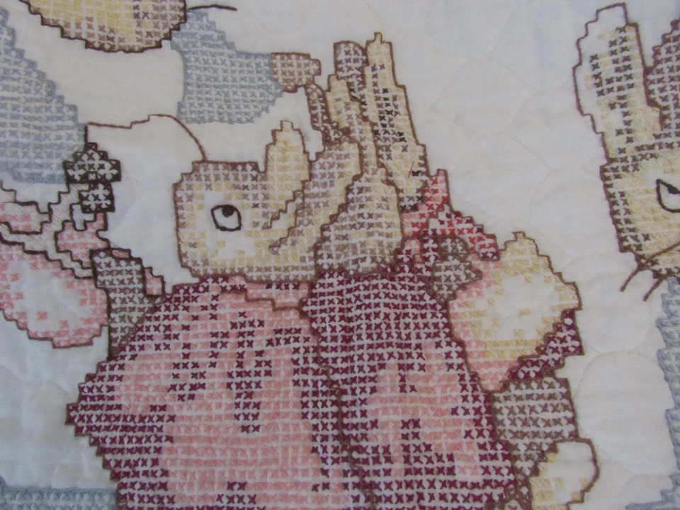 Manta Edredón Bebé Beatrix Potter Peter Rabbit Vintage Hecha a Mano 40"X32" Foto 3 de 4