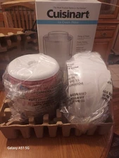 Cuisinart Ice Cream Maker Machine, 1.5 Quart Sorbet, Frozen Yogurt Maker