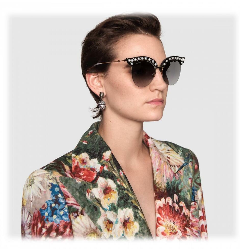 Gucci★素敵!Black Studded Sunglasses with Pearls and Bee Gucci Women's Black Studded Sunglasses with Pearls and Bee