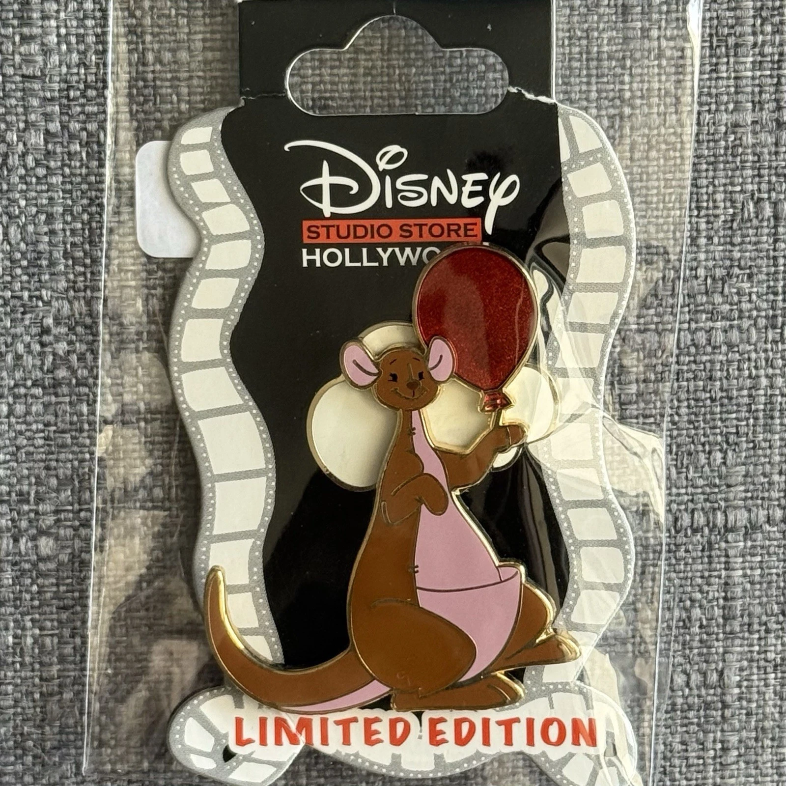 Disney DSSH Balloons Kanga Winnie the Pooh LE 400 Pin