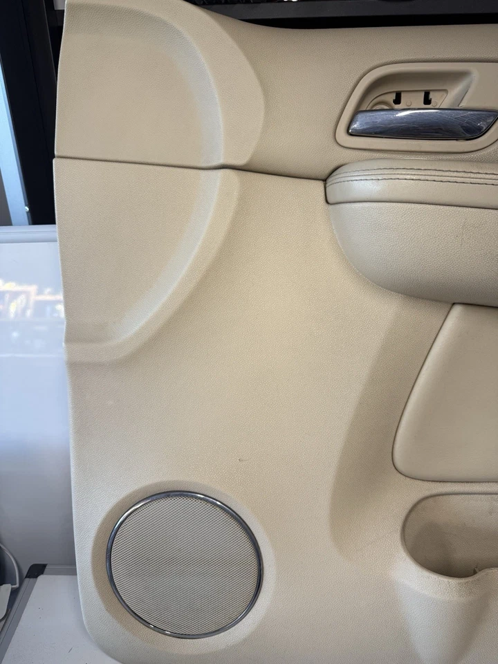 2007-09 CADILLAC ЭСКАЛЕЙД ПРАВАЯ ПЕРЕДНЯЯ ПАССАЖИРСКАЯ ДВЕРЬ ОТДЕЛКА ПАНЕЛЬ СВЕТ КАШЕМИР - Изображение 2 из 4