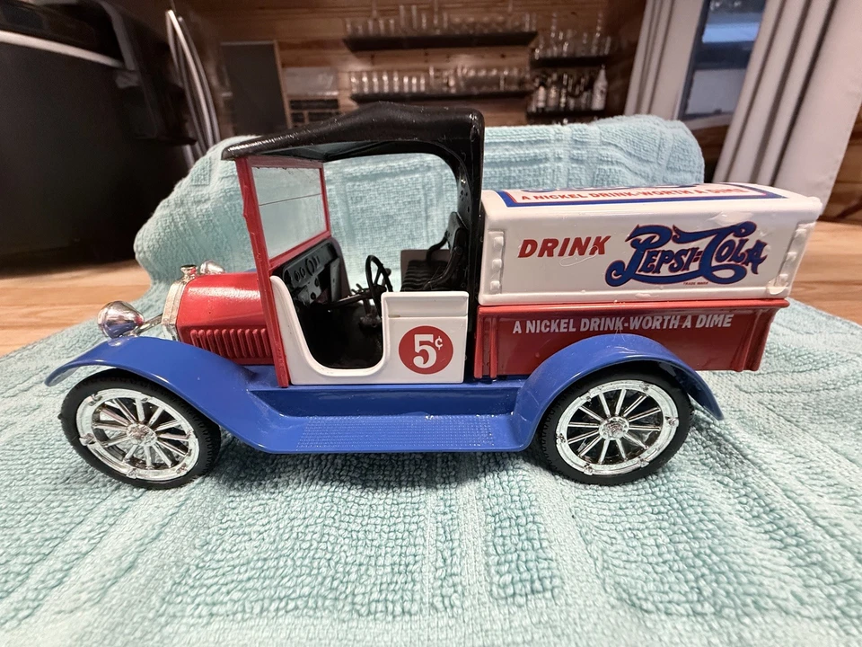 Pepsi-Cola ~ 1916 Studebaker Pickup, ~ Diecast Lockable Coin Bank # 22519 NIB - Image 3 of 4
