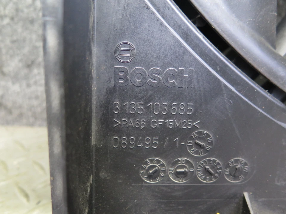 07-13 BMW E90 E92 E93 335i N54 VENTILADOR DE REFRIGERACIÓN DEL MOTOR CUBIERTA DEL MOTOR 64K 7545366 OEM Foto 3 de 4