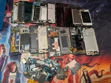 Lot Of Assorted Cell Phones For Parts Scrap