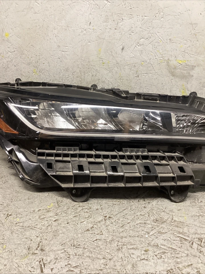 Faro derecho pasajero Toyota Venza 2021-2024 OEM MUTI REFLECTOR Foto 3 de 4