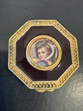 Vintage Charles Revson Ultima Ciara Cameo Box Oct Design Gold Tone Color