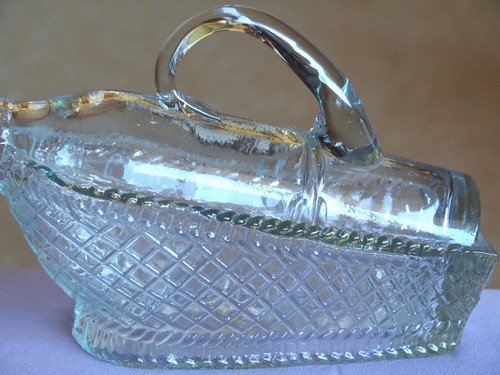 Spanish Glass Decanter, made in the shape of a Bottle in a Basket, with Handle. - Picture 3 of 13