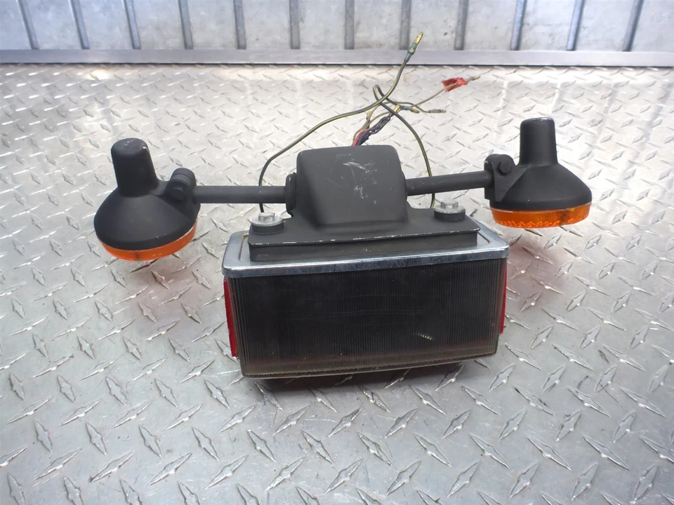 Luz trasera señal de giro 84 Kawasaki LTD KZ 550 KZ550F KZ550 freno trasero Foto 4 de 4