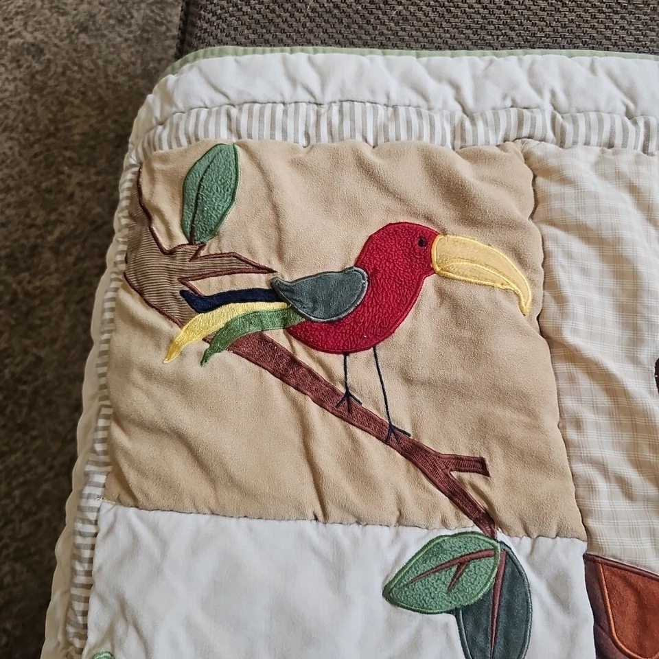 Детское стеганое одеяло/одеяло Kids Line квадраты с животными 35 x 43 дюйма   - Изображение 3 из 4