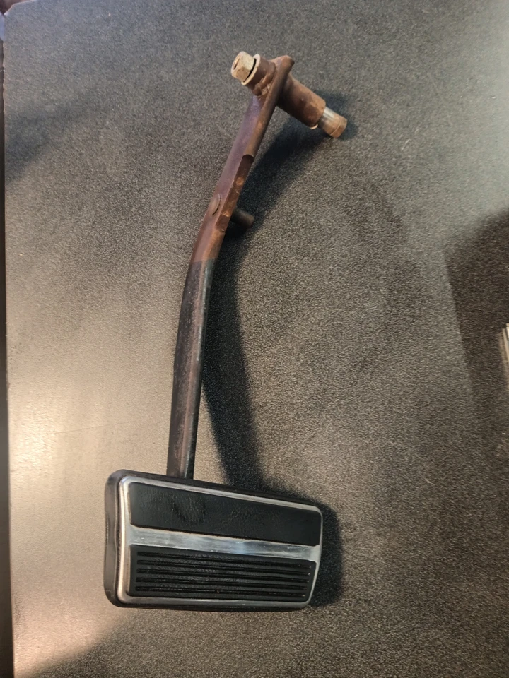 Pedal de freno vintage Chevelle/Cutlass/Gran Premio/Real 1973-1977 OEM Foto 2 de 4