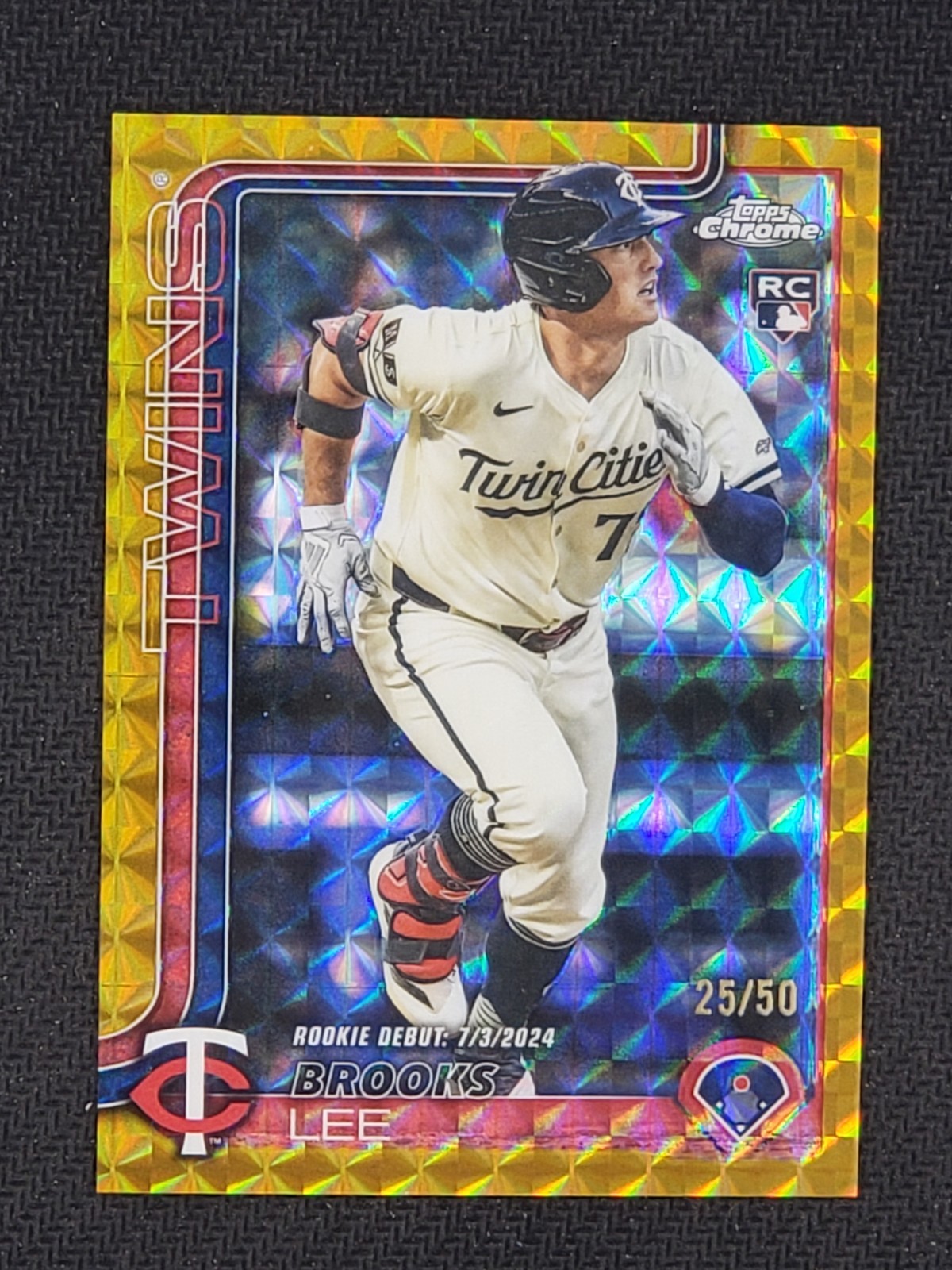 2025 Topps Chrome Update Brooks Lee #USC6 Gold Geometric Refractor /50 RC Rookie