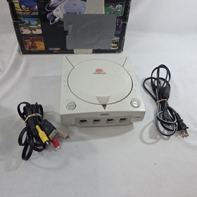 SEGA Dreamcast White Console With Box VMUS Controllers + 4 Games Tested HKT-3020