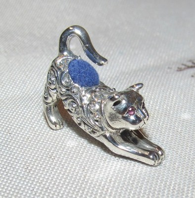 925 Sterling Silber Rubin Augen Kätzchen Kätzchen Katze Miniatur Tier Nadelkissen