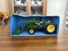 Ertl Farm Country John Deere Tractor with Loader Green Yellow in Box