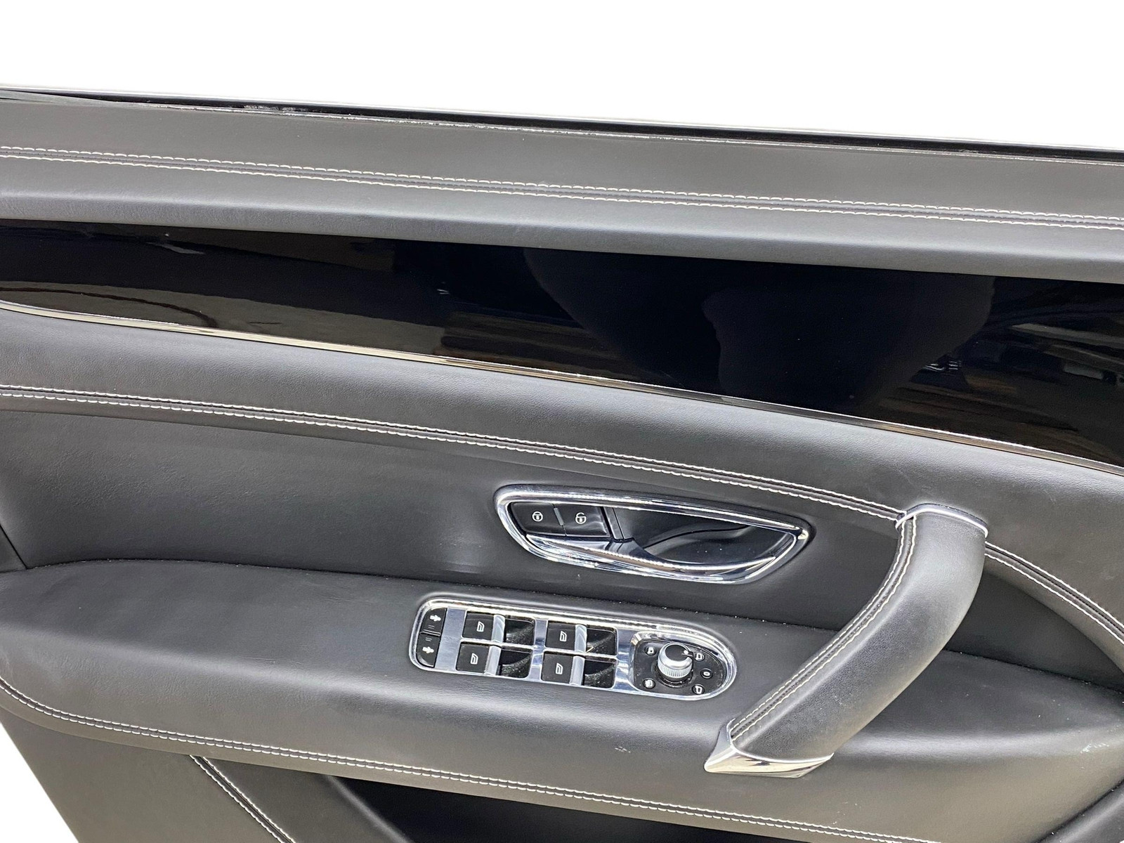 2016-2020 BENTLEY BENTAYGA OEM FRONT LEFT DRIVER DOOR SHELL ONYX BLACK W/ HANDLE