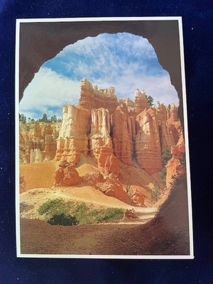 Post card Bryce Canyon National Park Queen's Garden Trail Hoodoos J Muench 1989