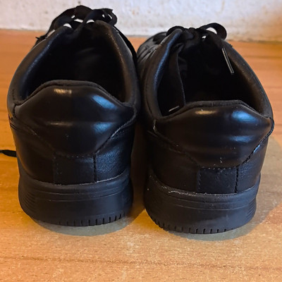 Herren Nike Air Force 1 '07 Sneaker Low Top Leder Schnürung Schwarz EU 40,5