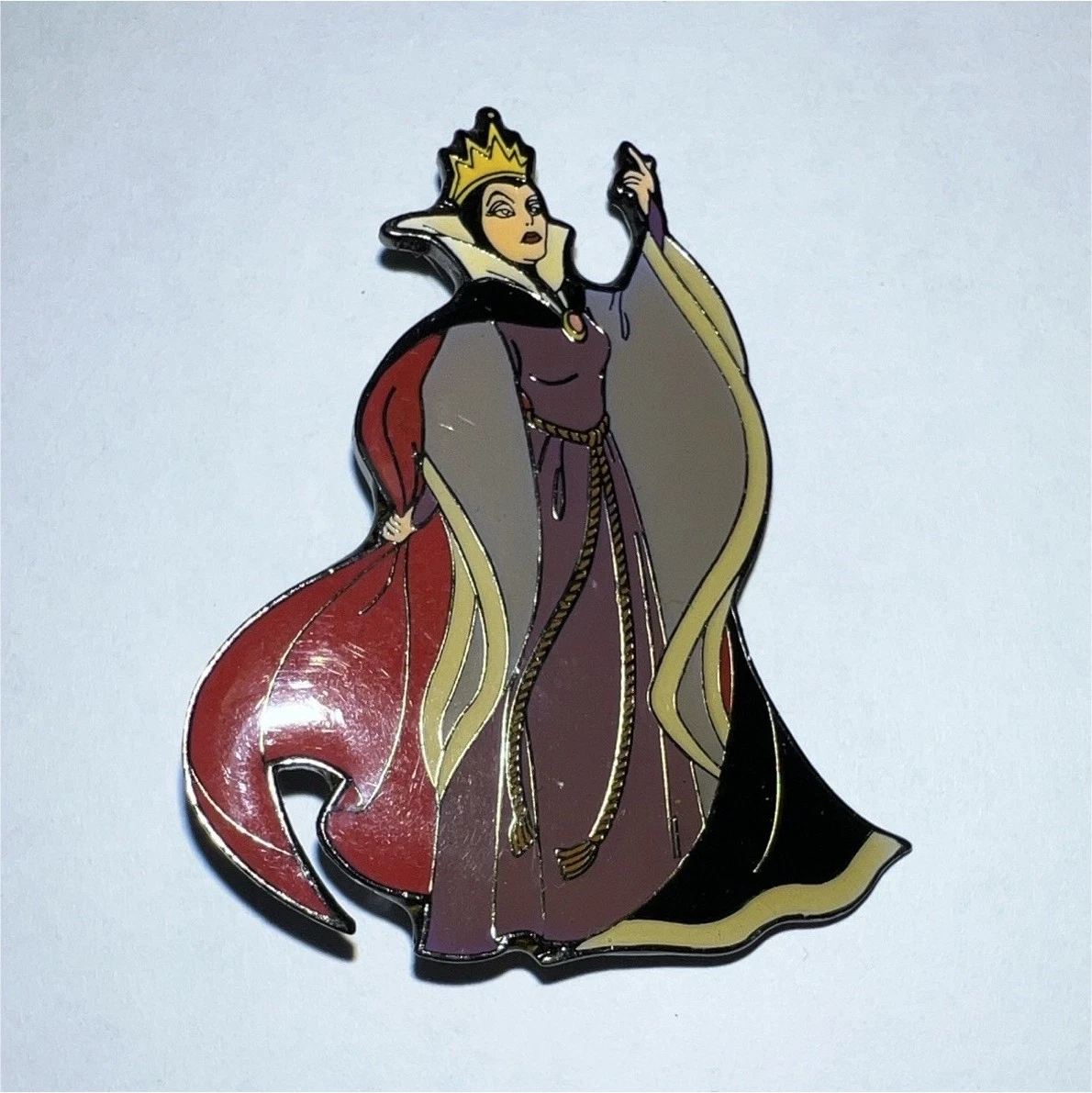 Disney Villains Evil Queen Snow White LE Pin 628/1000 from gallery framed art