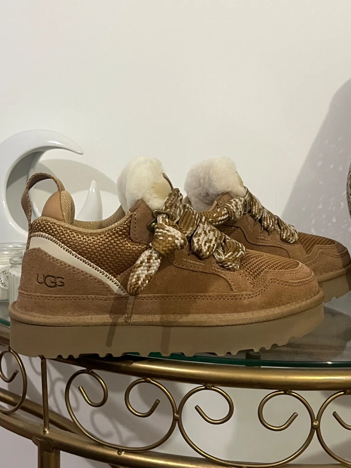 Ugg LOWMEL châtaines neuve jamais portée. Boîte d’origine. 37,38,39 . - Photo 1/4