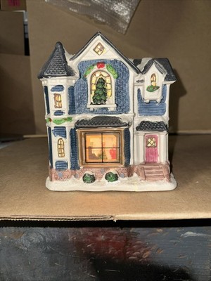 RETRO ENCHANTED FOREST ''CHRISTMAS NIGHT'' PORCELAIN LIGHTED BUILDING 