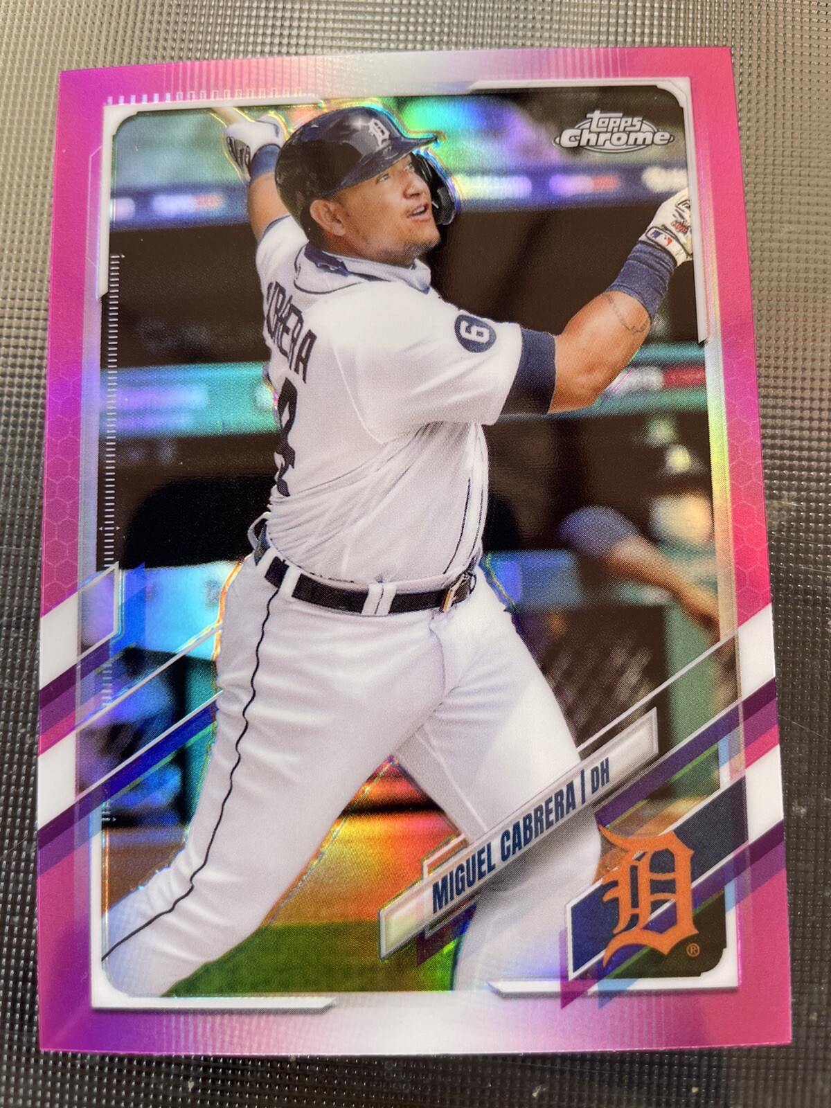 2021 Topps chrome Miguel Cabrera Pink Refractor #10 TIGERS!