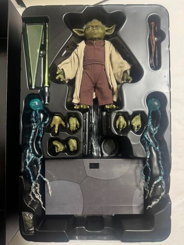 Hot Toys Star Wars Yoda MMS495 1/6 Figure Episode II Attack of the Clones USED - Picture 12 of 24