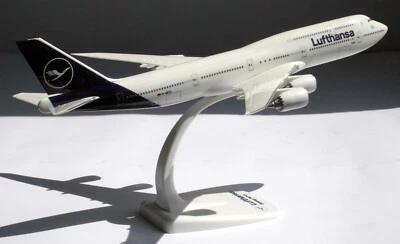 Lufthansa - Boeing 747-8 - 1:250 - Herpa 611930 Snap-Fit Modell Brandenburg B747