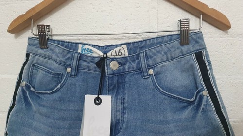 FREE By COTTON ON Label Girls Teen Youth Blue Denim Short Shorts Size 16 - Picture 4 of 10