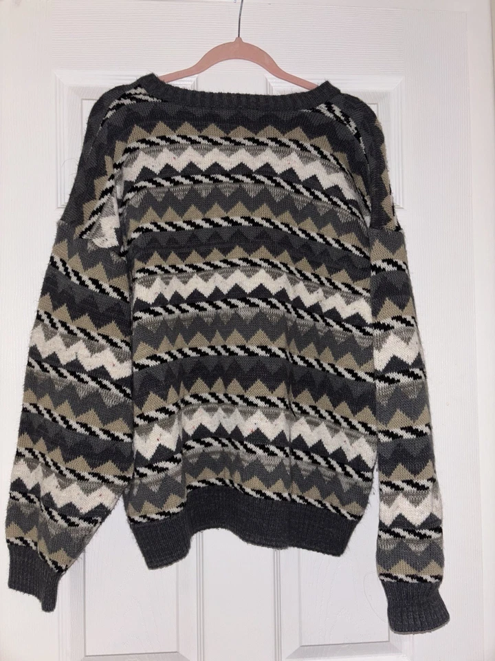 Urban Outfitters Imports Vintage 90’s sweater men’s 2 XL gray aztec print - Image 3 of 3