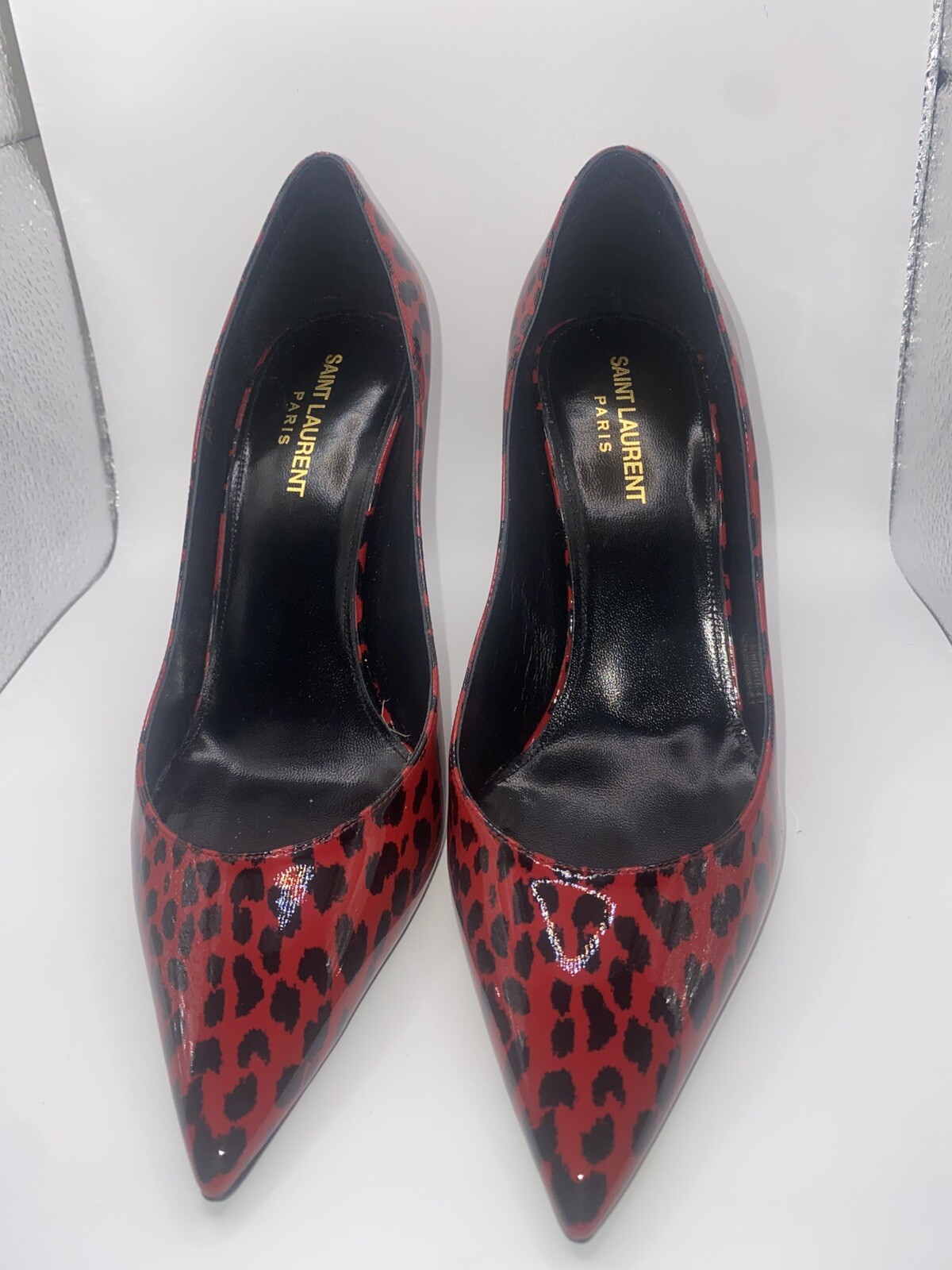 Decolte Saint Laurent in pelle con stampa leopardata rossa