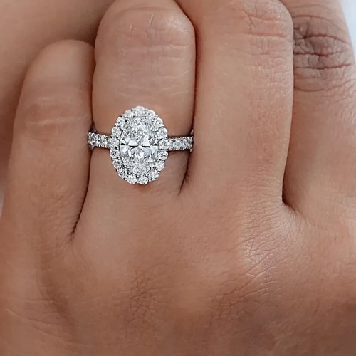 3.95 TCW Oval Cut Moissanite Halo Engagement Ring 14K White Gold Plated - 第 3/8 張圖片