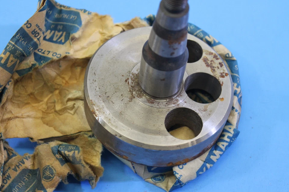 Manivela izquierda NOS YAMAHA YZ125 CT2 DT175 ATMC / 314-11412-00-00 / 452-11412-00-00 Foto 3 de 4