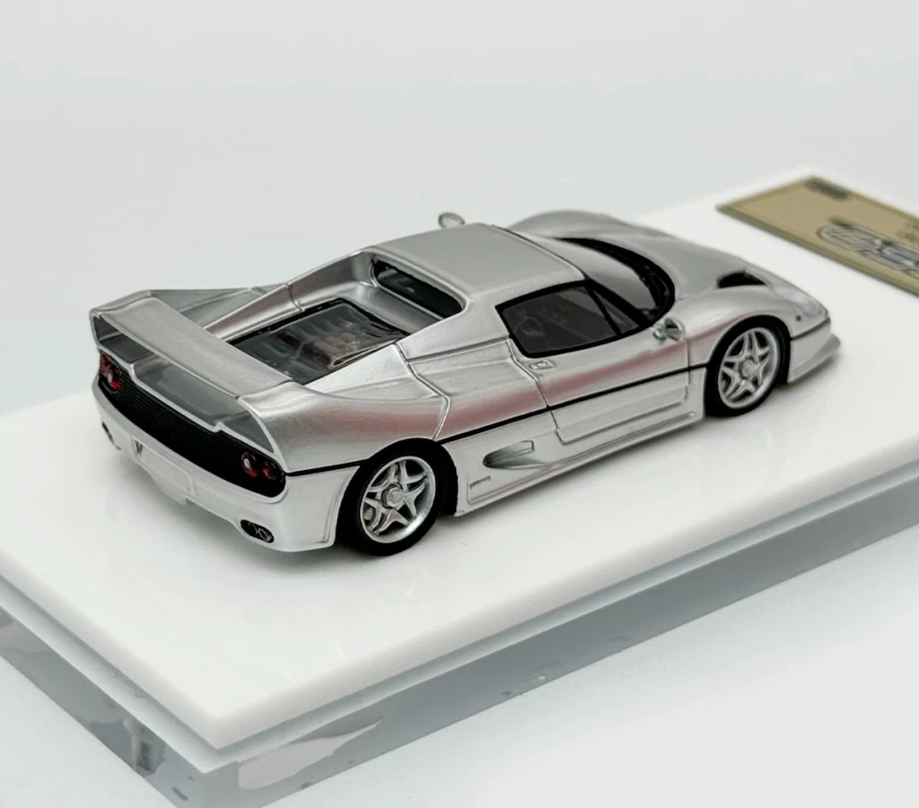 DMH 1:64 Silver F50 Aperta Hard Top Racing Sports Model