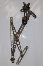 ORIGINAL MERCEDES-BENZ W123 FENSTERHEBER VORN RECHTS MECHANISCH 1237202246