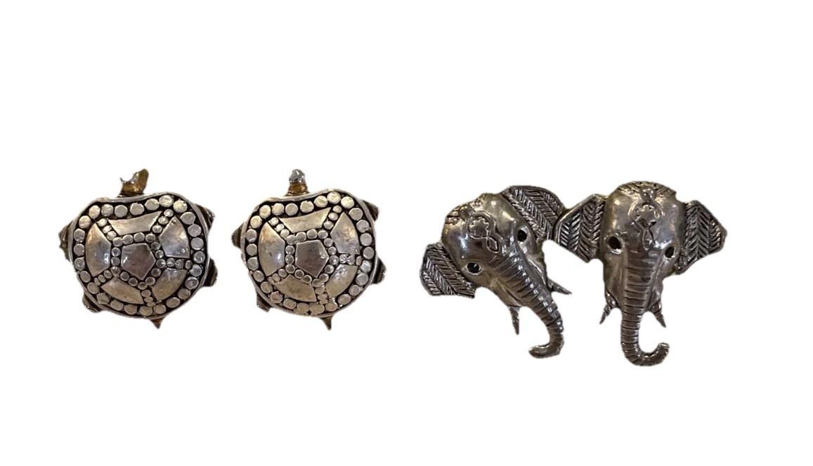 Vintage Lot of 2 Pair Silver Tone Clip On Earrings Elephants, Turtles 1”