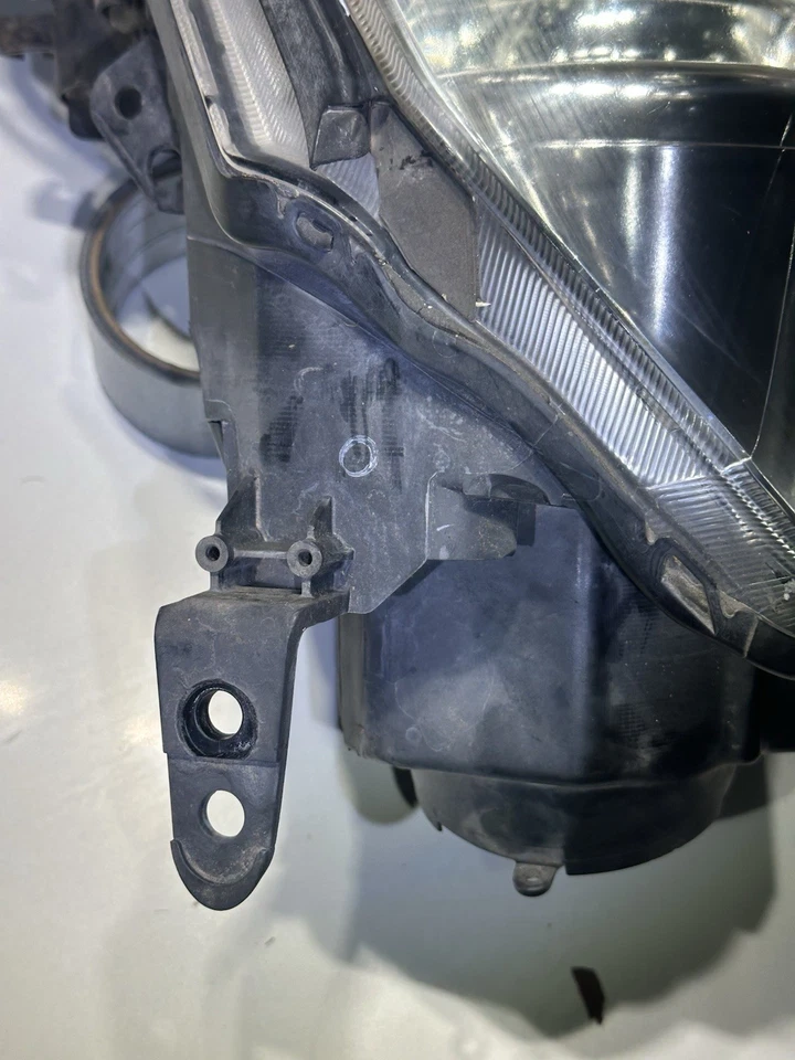 Оригинальная ксеноновая фара для правой стороны пассажира 2007 Infiniti M35 в сборе с лампами - Изображение 3 из 4