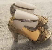 Top Moda Heels Size 8 Snake Print