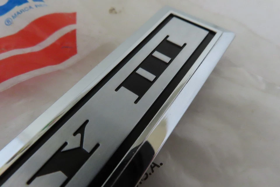 Nuevo de Lote Antiguo OEM Mopar 1967 Plymouth Fury III panel de puerta interior emblema placa de identificación insignia Foto 3 de 4