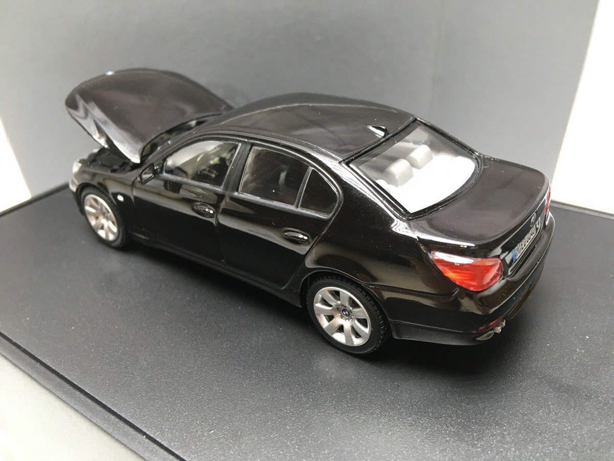BMW 550i ミニカー1/43黒 🇺🇦 1:43 BMW E60 5er 5 Kyosho Black 1/43 | eBay