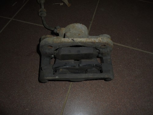 BMW 1er E87 118D 90kw Bj:06-07 Bremssattel vorne rechts TRW