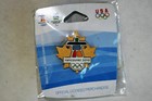 VANCOUVER 2010 GOLD MAPLE LEAF WINTER OLYMPICS LOGO PIN - NEW IN PACKAGE ! — photo 2