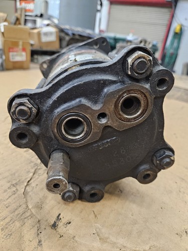 1970 1971 Corvette Truck GM Delco Air AC Compressor 5910738 6555302 Date F250 - Picture 10 of 16
