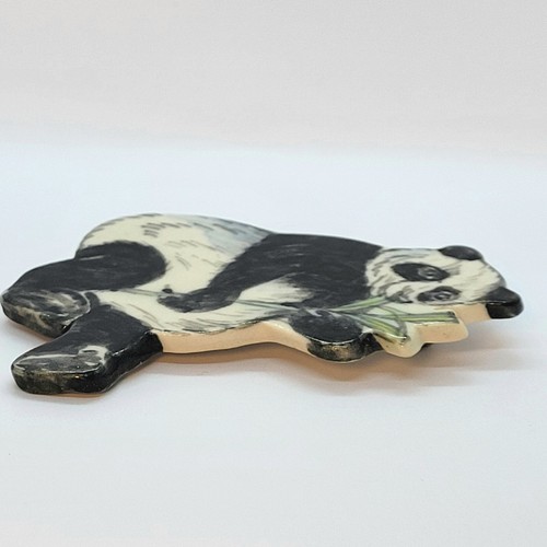 Spilla Panda dipinta a mano firmata Ann Clark 2,75"x2" gioielli artigianali - Foto 6 di 8