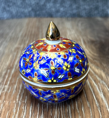 Thai Benjarong Porcelain Lidded Trinket Dish Hand Painted Gold