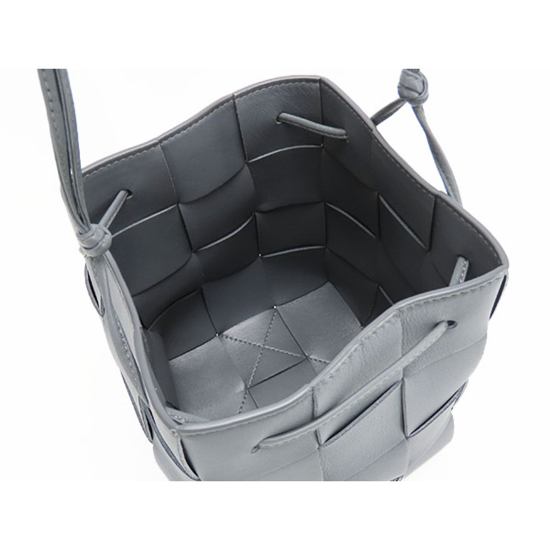 Bottega Veneta Intrecciato Small Cassette Crossbody Bucket Bag Used LIBR-0 thumbnail 4