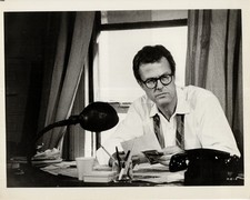 Robert Culp 8x10 original photo #V8979 Robert Culp 8x10 original photo #V8979