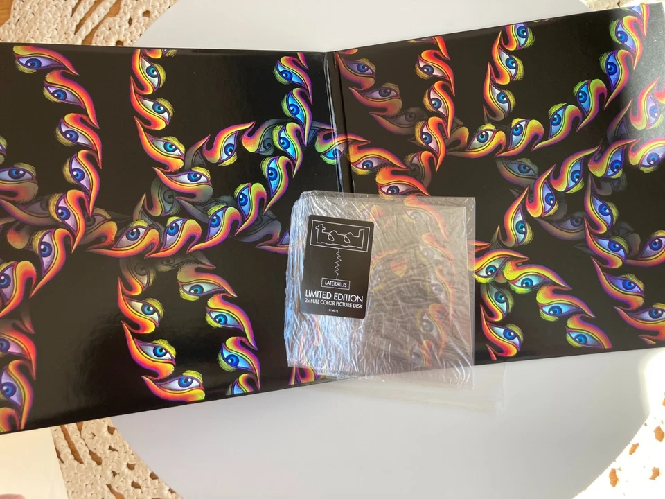 Tool - Lateralus vinyl LP, picture discs, Chris Bellman cut, nmint - Image 3 of 4