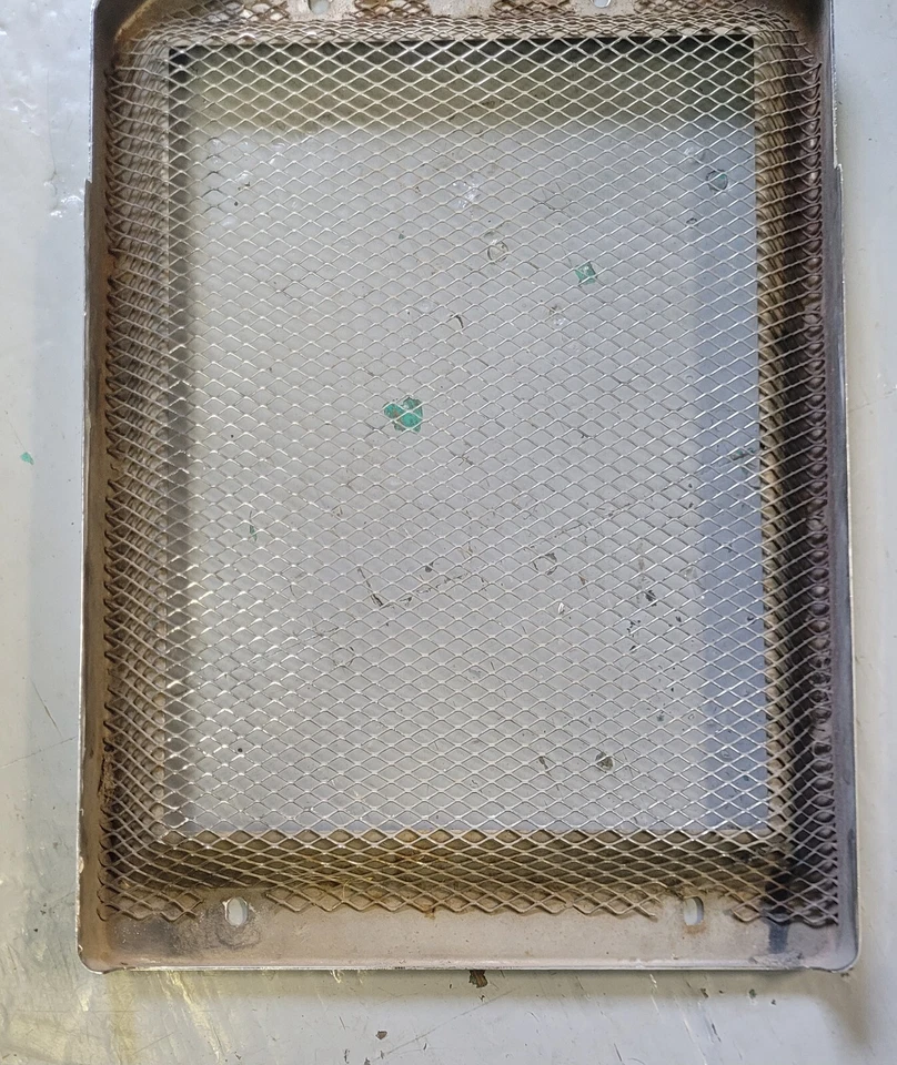 OEM KAWASAKI VULCAN 1500 REJILLA RADIADOR MEDIA 14037-1301 Foto 3 de 4