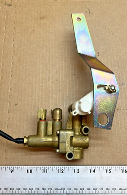 Hadley Leveling Valve Delay-Type
