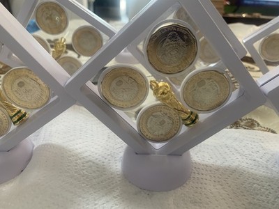 MONEDAS MUNDIAL 2026  BIMETALiCA set de las 4 monedas con la copa en display
